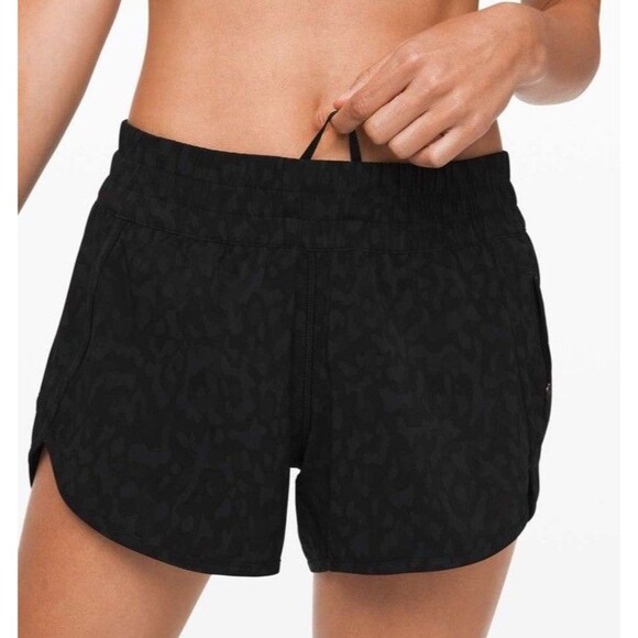 Lululemon Tracker V 4" Formation Camo Black Shorts Multi SZ 6 Leopard Running - Picture 3 of 7